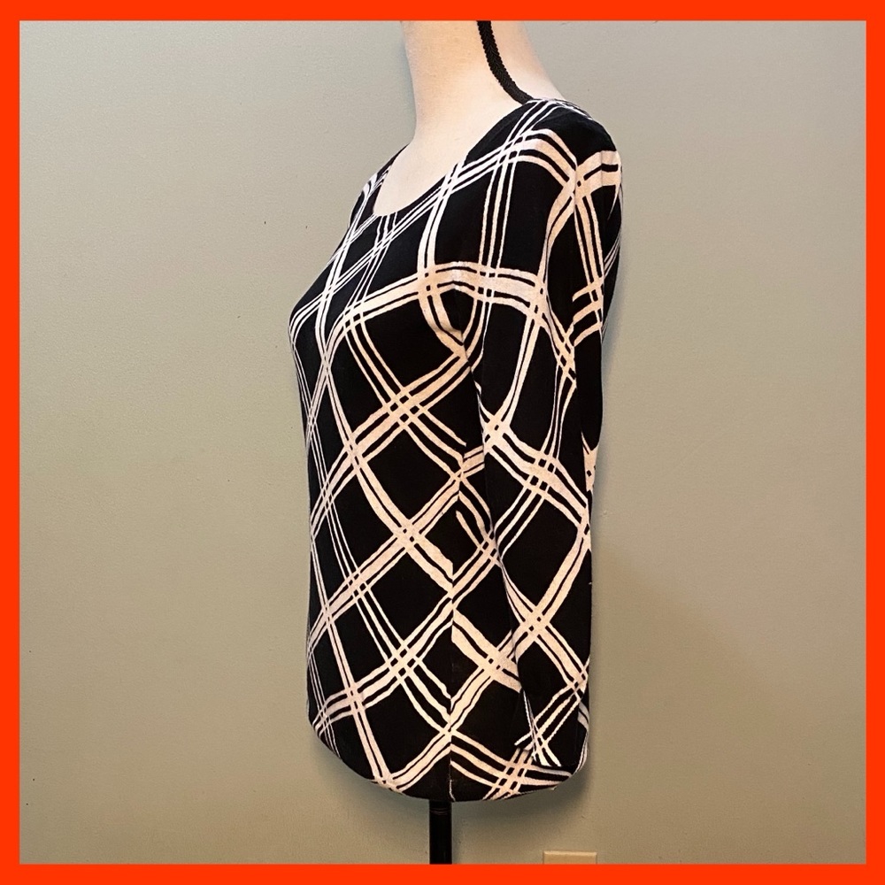 Criss Cross Diamond Banana Republic Light Sweater - Picture 5 of 7